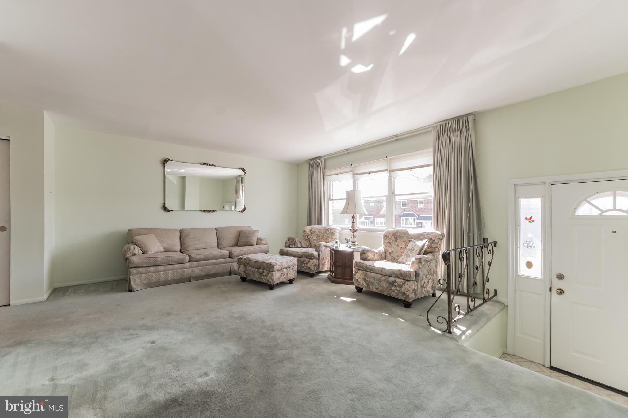 12718 Hollins Road Philadelphia, PA 19154 - Photo 2 of 28 Living Room