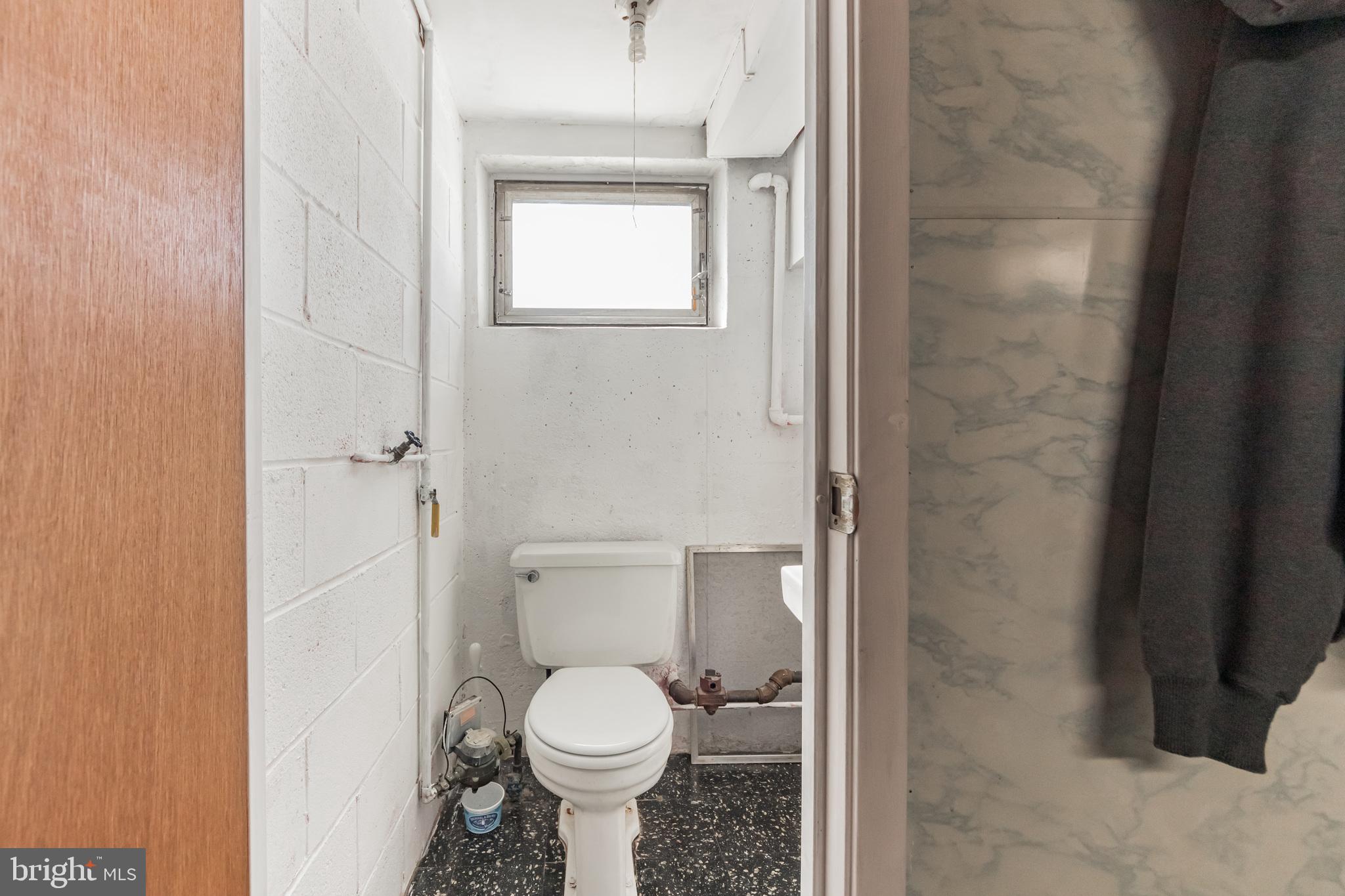 12718 Hollins Road Philadelphia, PA 19154 - Photo 23 of 28