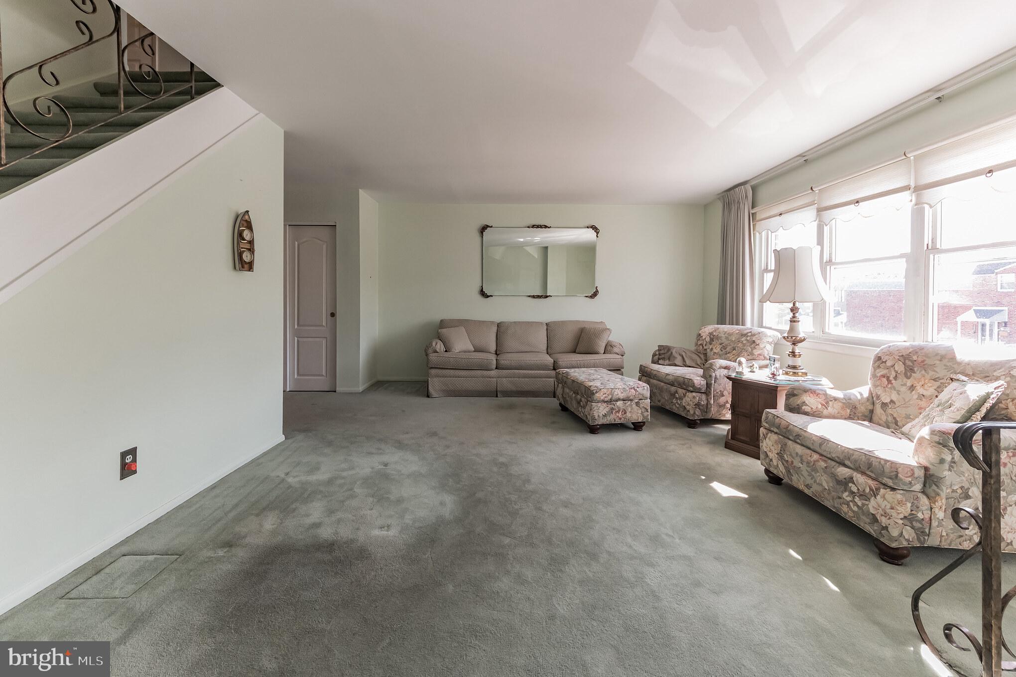 12718 Hollins Road Philadelphia, PA 19154 - Photo 3 of 28 Living Room