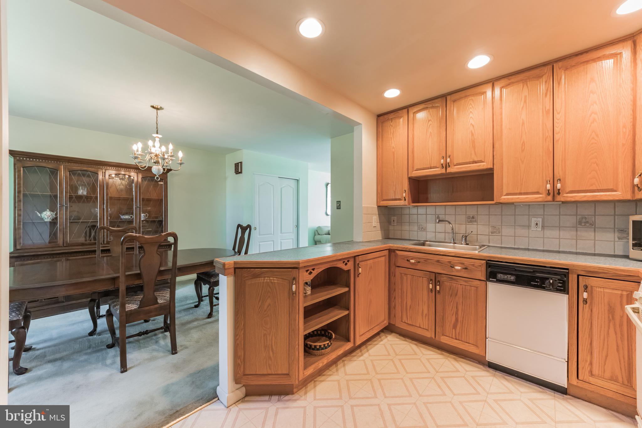 12718 Hollins Road Philadelphia, PA 19154 - Photo 10 of 28
