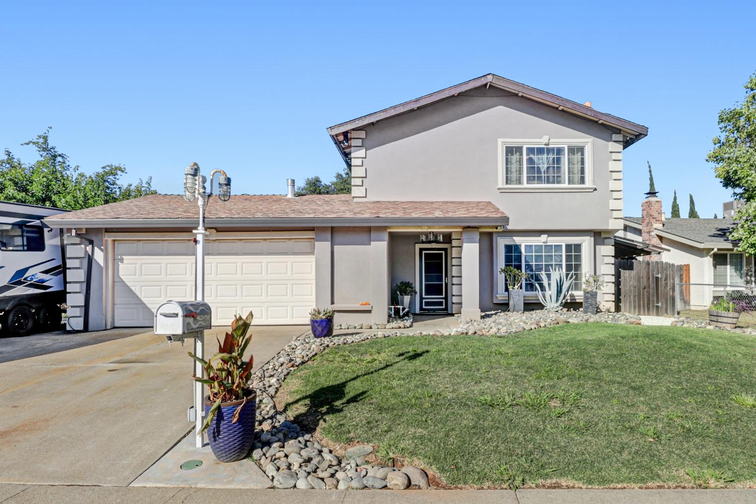 6511 Mossview Way Citrus Heights, CA 95621 - Photo 1 of 48
