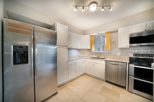 $3,500 | 500 East Riverside Drive, Unit 242, Austin, TX 78704