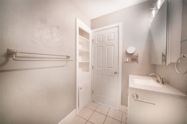 $3,500 | 500 East Riverside Drive, Unit 242, Austin, TX 78704