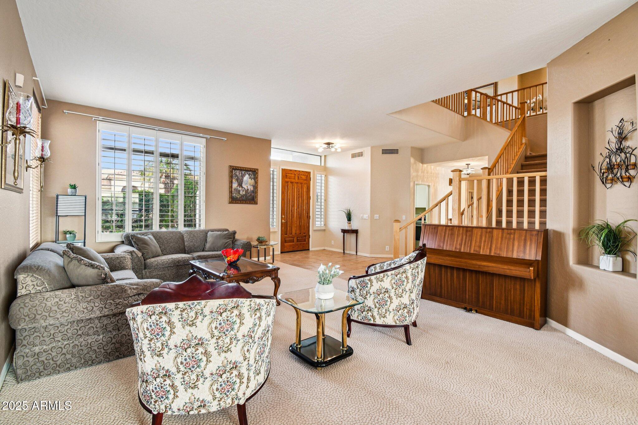923 West Windsong Drive Phoenix, AZ 85045 - Photo 8 of 68 Living Room