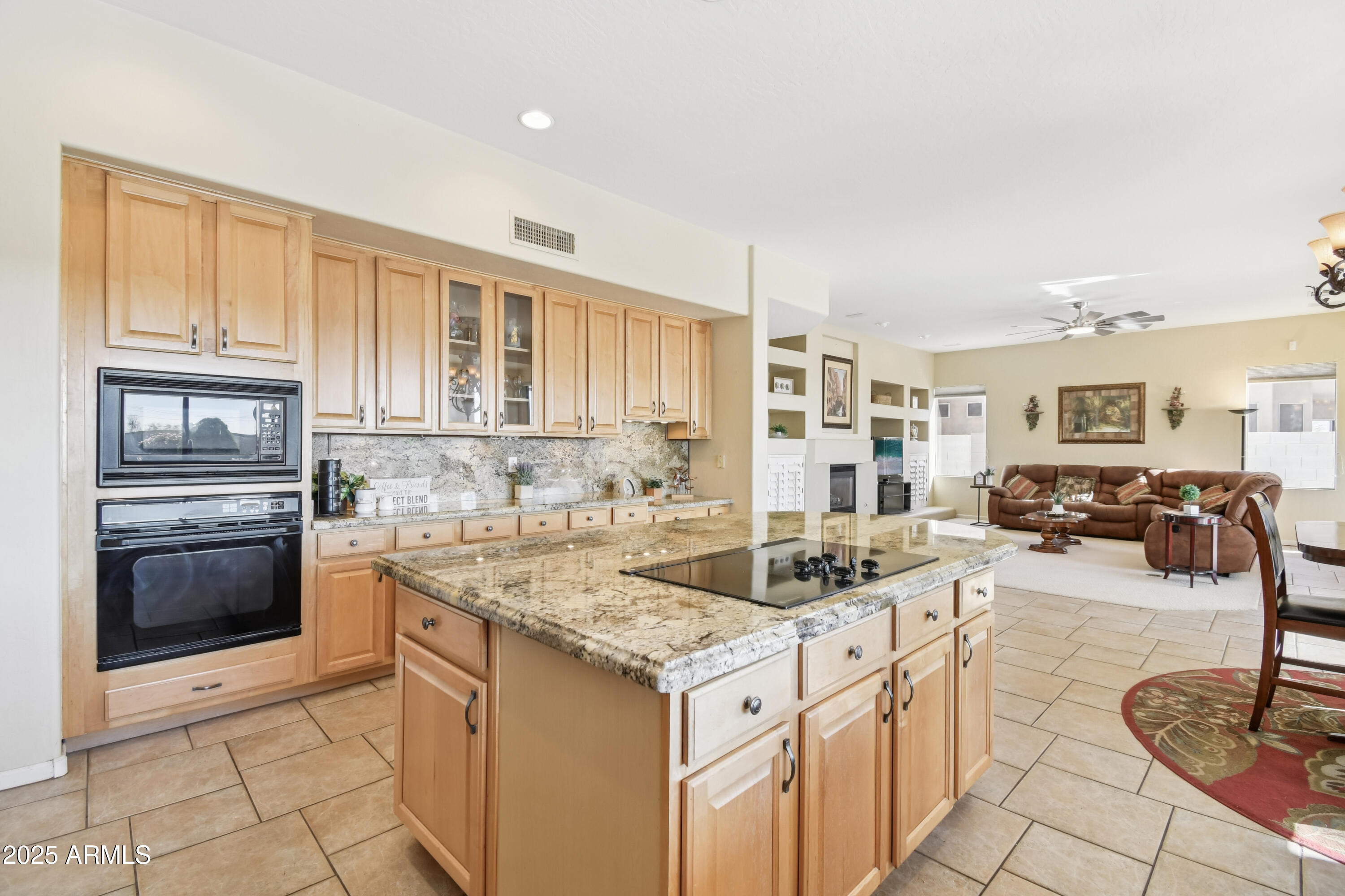 923 West Windsong Drive Phoenix, AZ 85045 - Photo 11 of 68 Kitchen