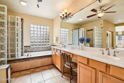 $895,000 | 923 West Windsong Drive, Phoenix, AZ 85045