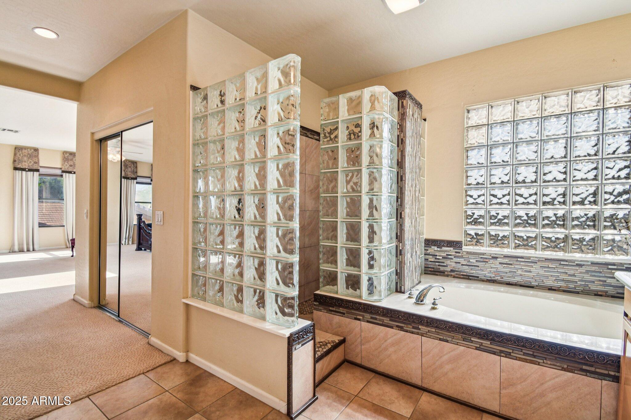 923 West Windsong Drive Phoenix, AZ 85045 - Photo 29 of 68 En-Suite