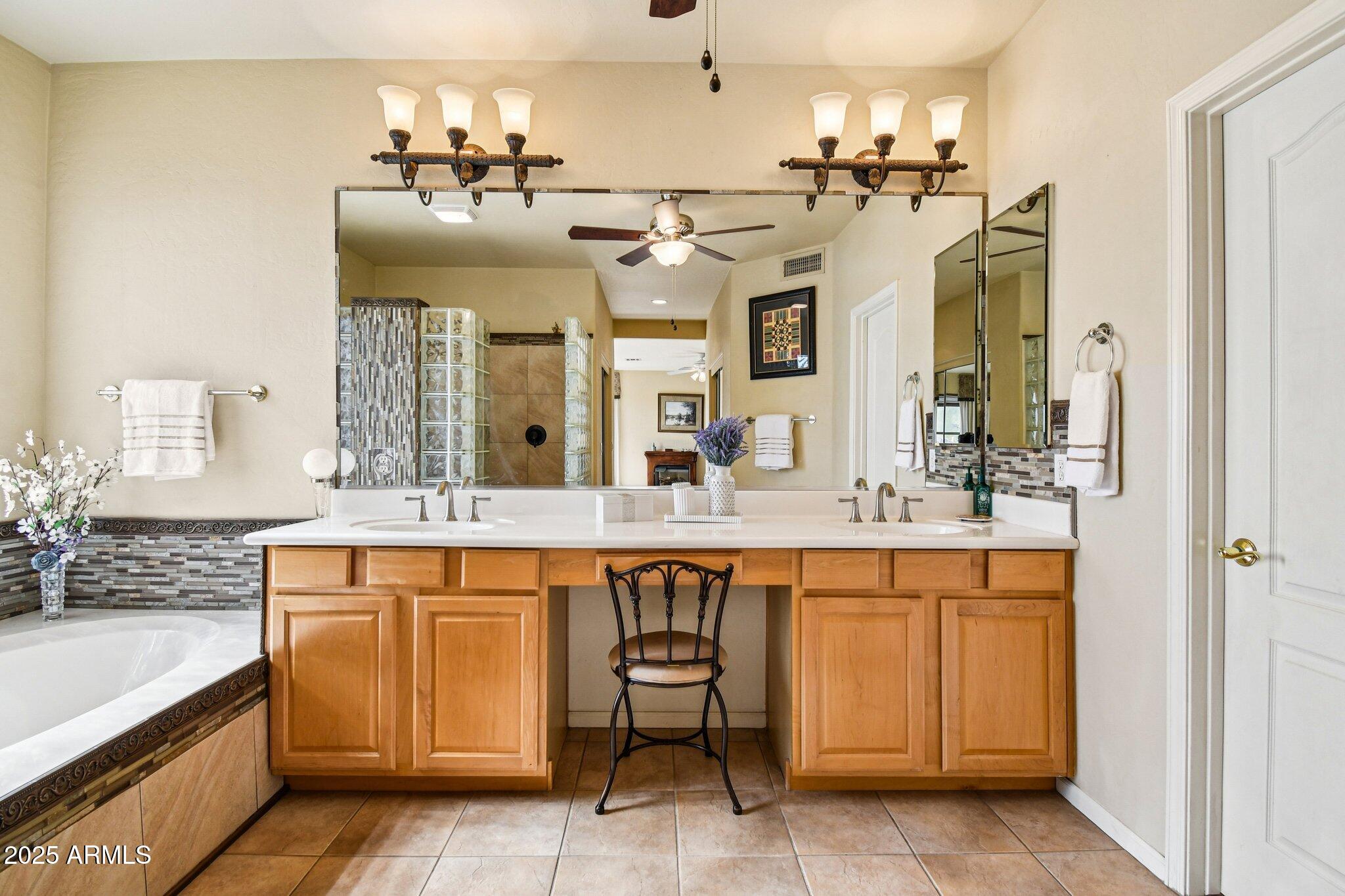 923 West Windsong Drive Phoenix, AZ 85045 - Photo 30 of 68 En-Suite