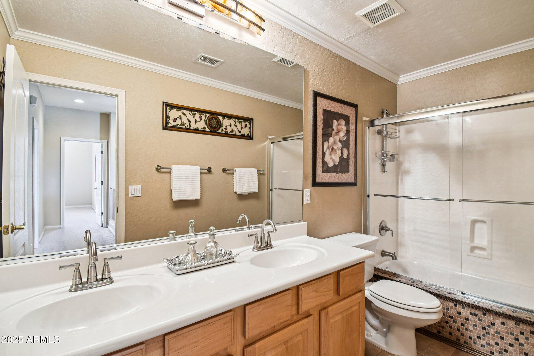 923 West Windsong Drive Phoenix, AZ 85045 - Photo 33 of 68 Bathroom 3