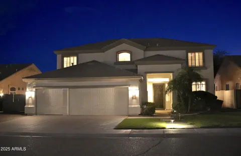 $895,000 | 923 West Windsong Drive, Phoenix, AZ 85045