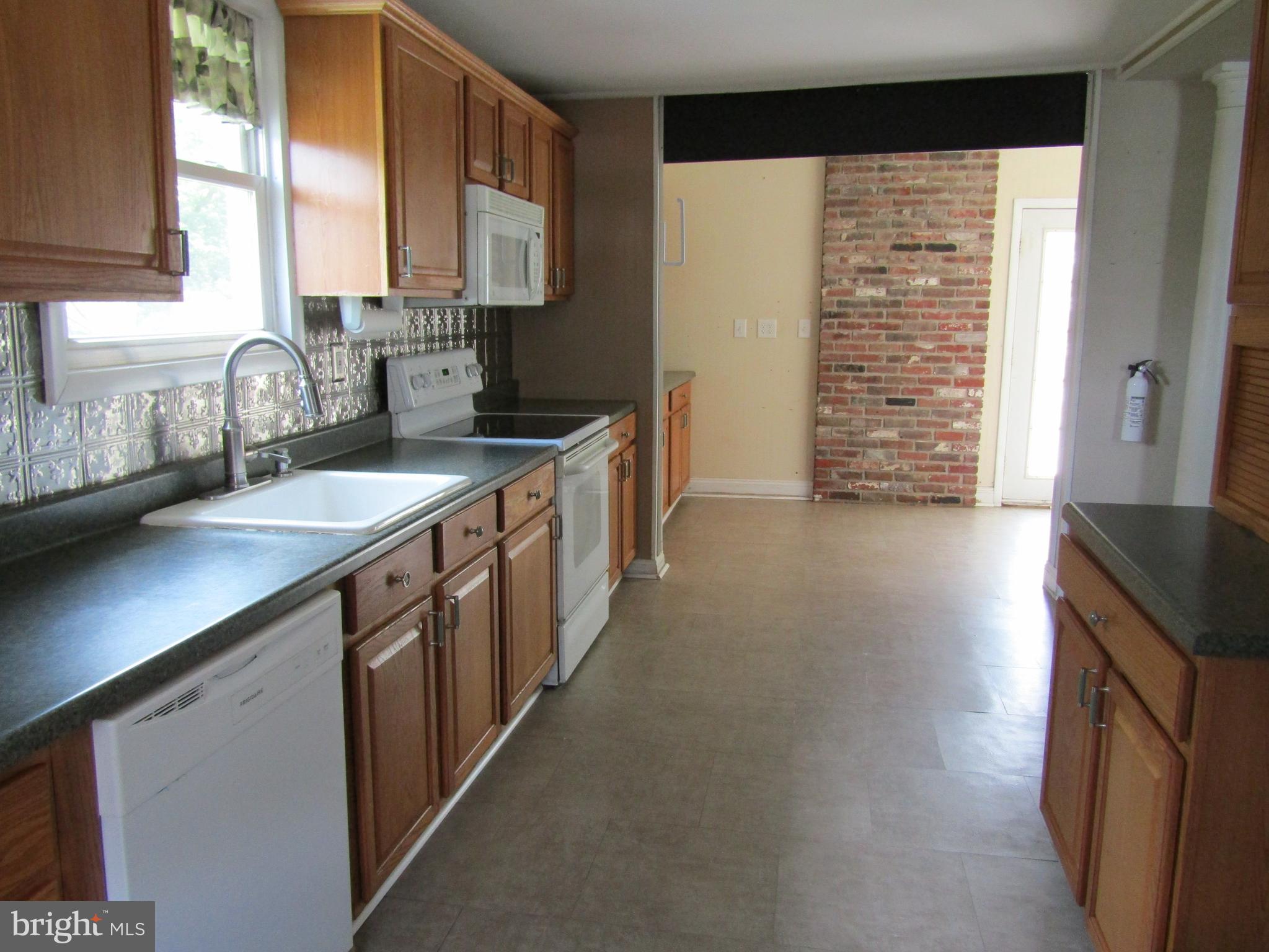 103 Eayrestown Road Southampton, NJ 08088 - Photo 5 of 24 Kitchen