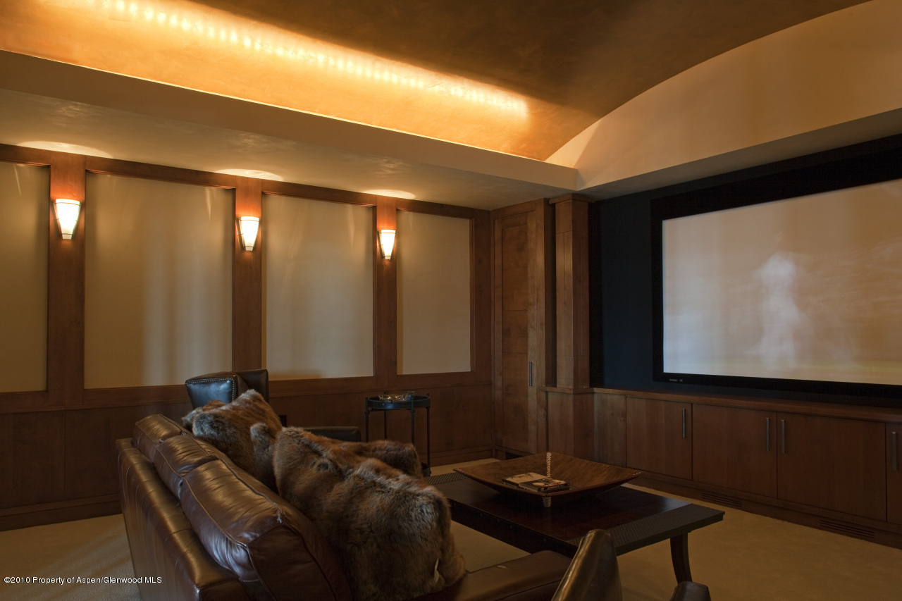 570 Eppley Drive Aspen, CO 81612 - Photo 14 of 23 a living room with furniture