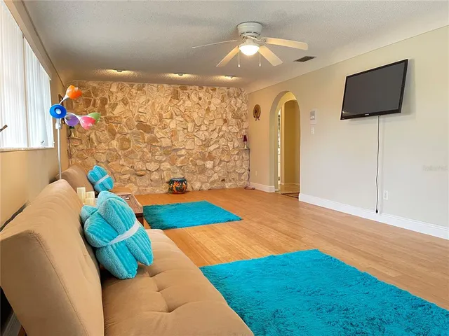 $299,900 | 1310 Southeast 43rd Terrace, Cape Coral, FL 33904