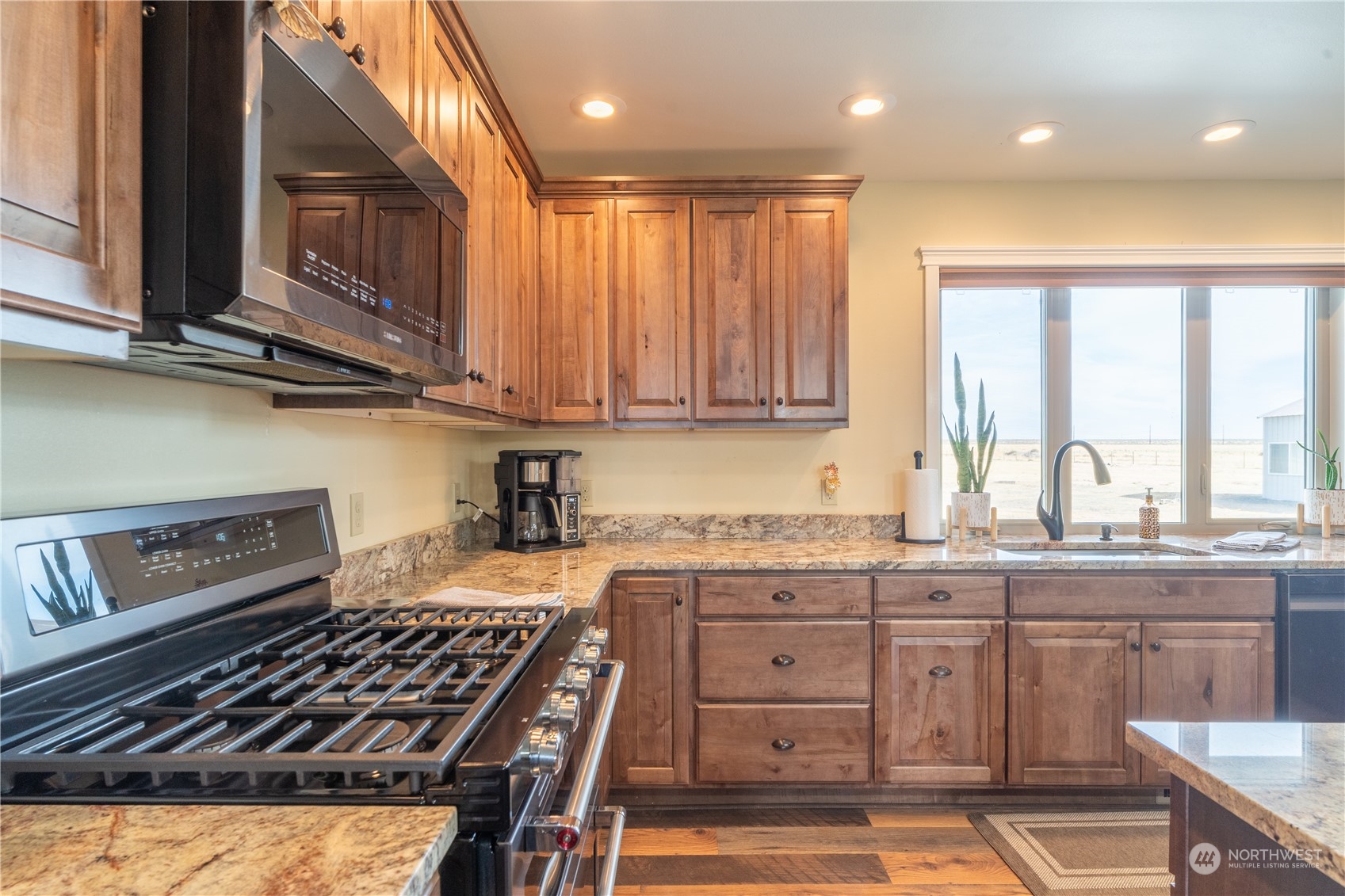 9815 Neppel Road Northeast Moses Lake, WA 98837 - Photo 11 of 36 Gallery Image 11