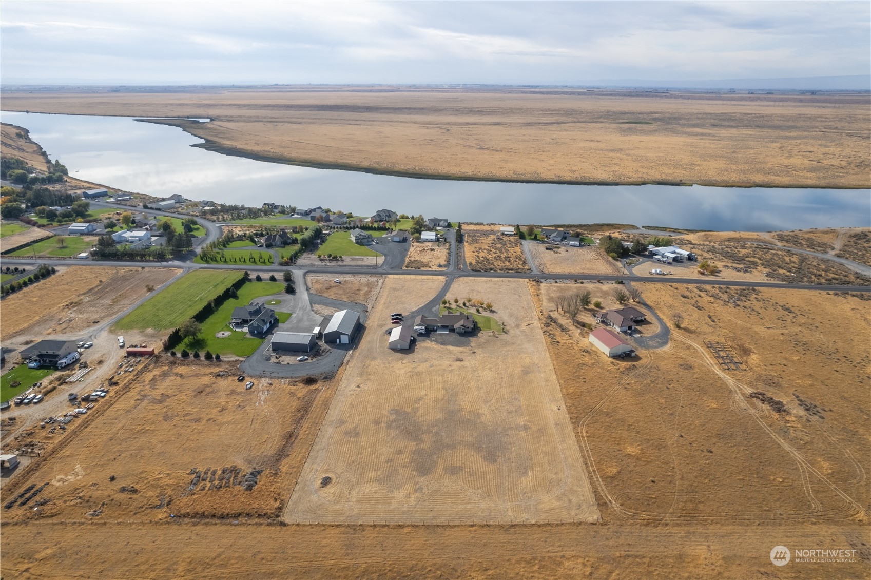 9815 Neppel Road Northeast Moses Lake, WA 98837 - Photo 2 of 36 Gallery Image 2