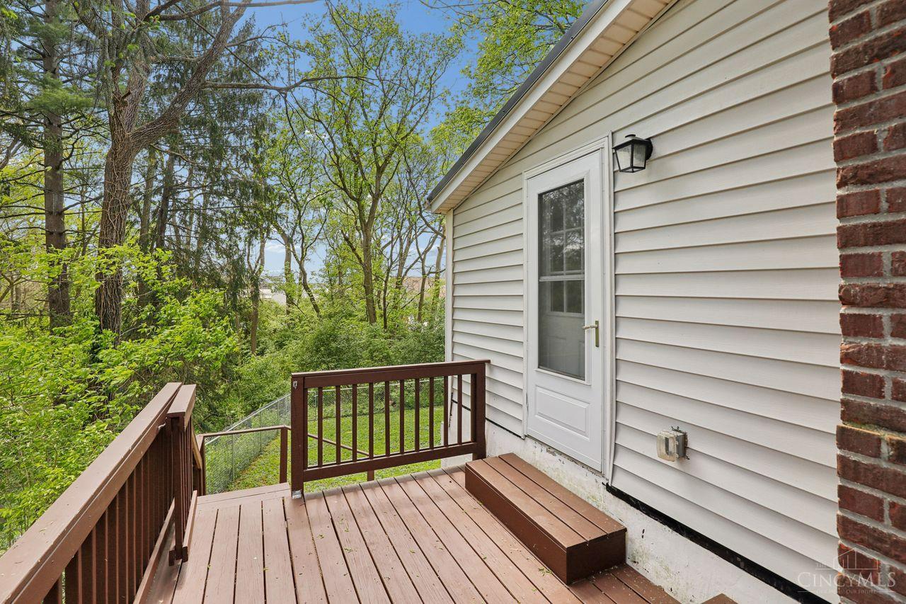 6015 Eleanor Street Cincinnati, OH 45227 - Photo 30 of 36