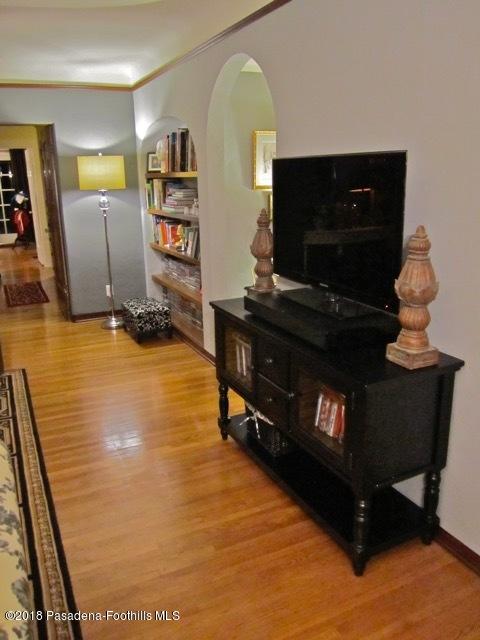 925 Atchison Street Pasadena, CA 91104 - Photo 8 of 10 925 LR MD