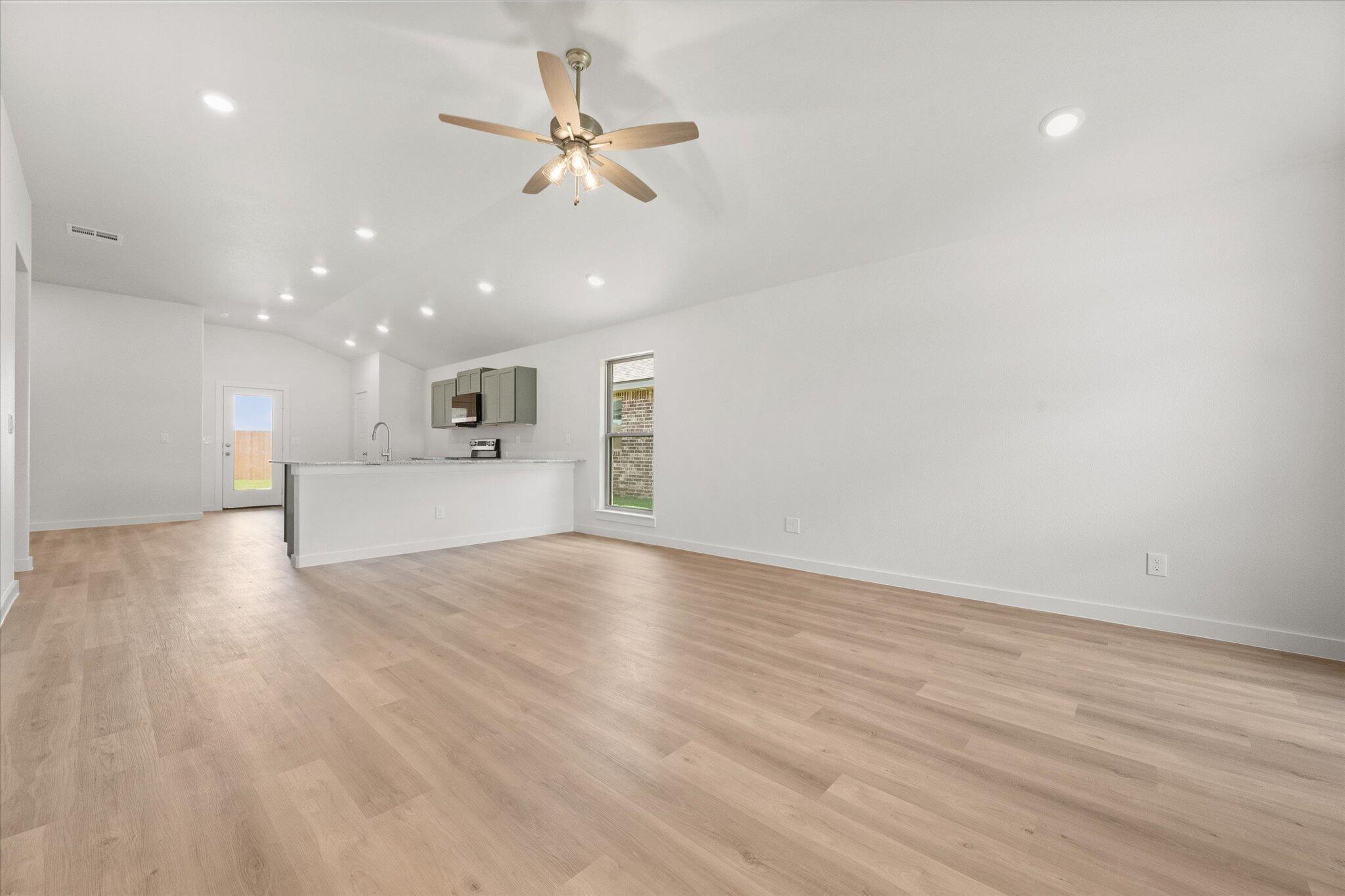 2407 Helena Avenue Lubbock, TX 79407 - Photo 4 of 19 15-2407 Helena_1414