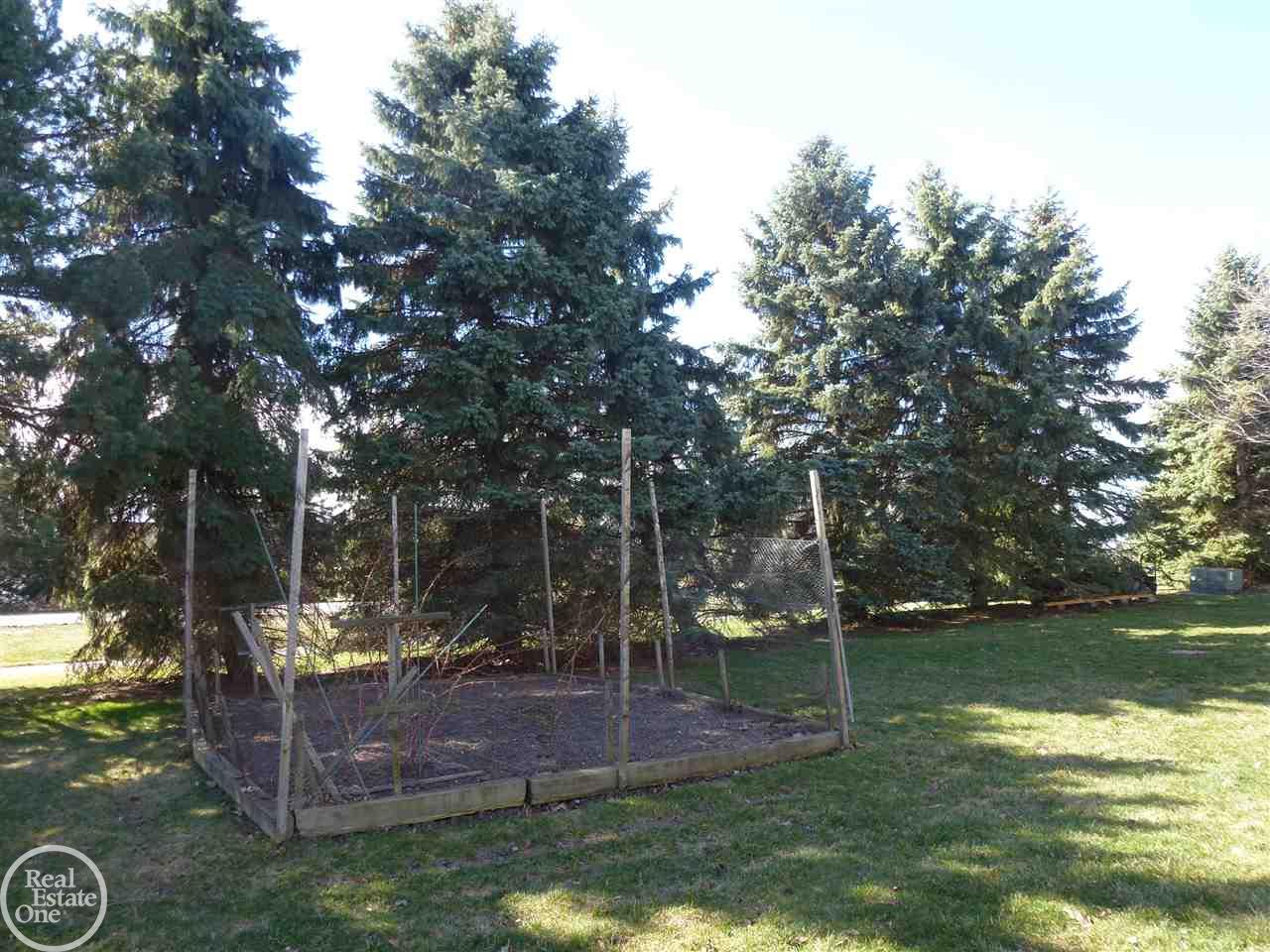 539 Shellbourne Drive Rochester Hills, MI 48309 - Photo 4 of 37