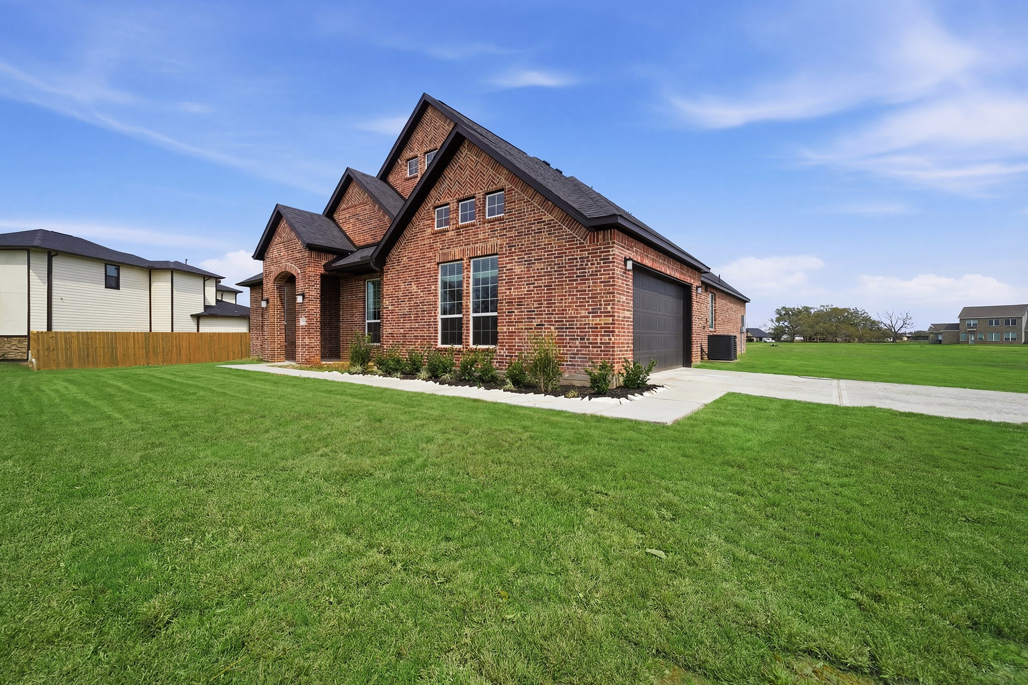 1051 Lakeland Circle Rosharon, TX 77583 - Photo 3 of 29