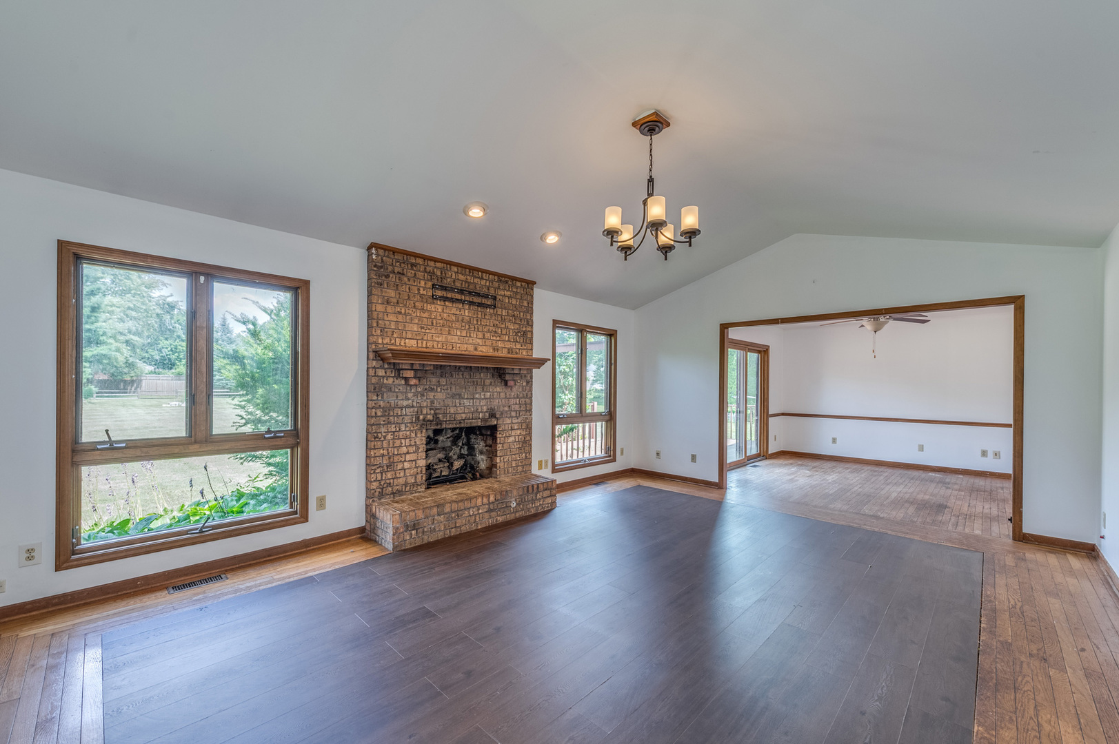 41W700 Lenz Road Elgin, IL 60124 - Photo 7 of 30 Gallery Image 7