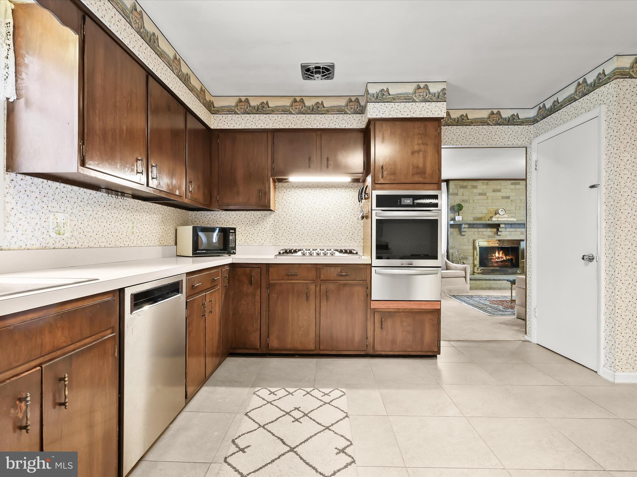 2100 Chantilla Road Baltimore, MD 21228 - Photo 12 of 48 Kitchen