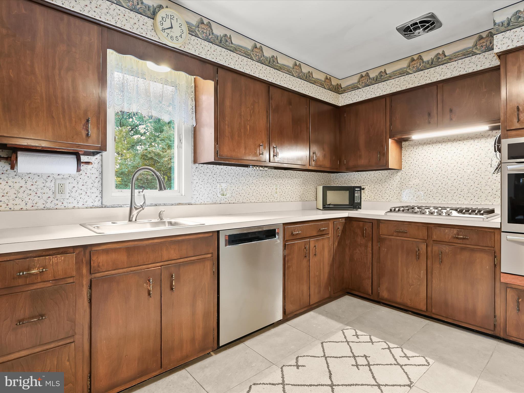 2100 Chantilla Road Baltimore, MD 21228 - Photo 13 of 48 Kitchen