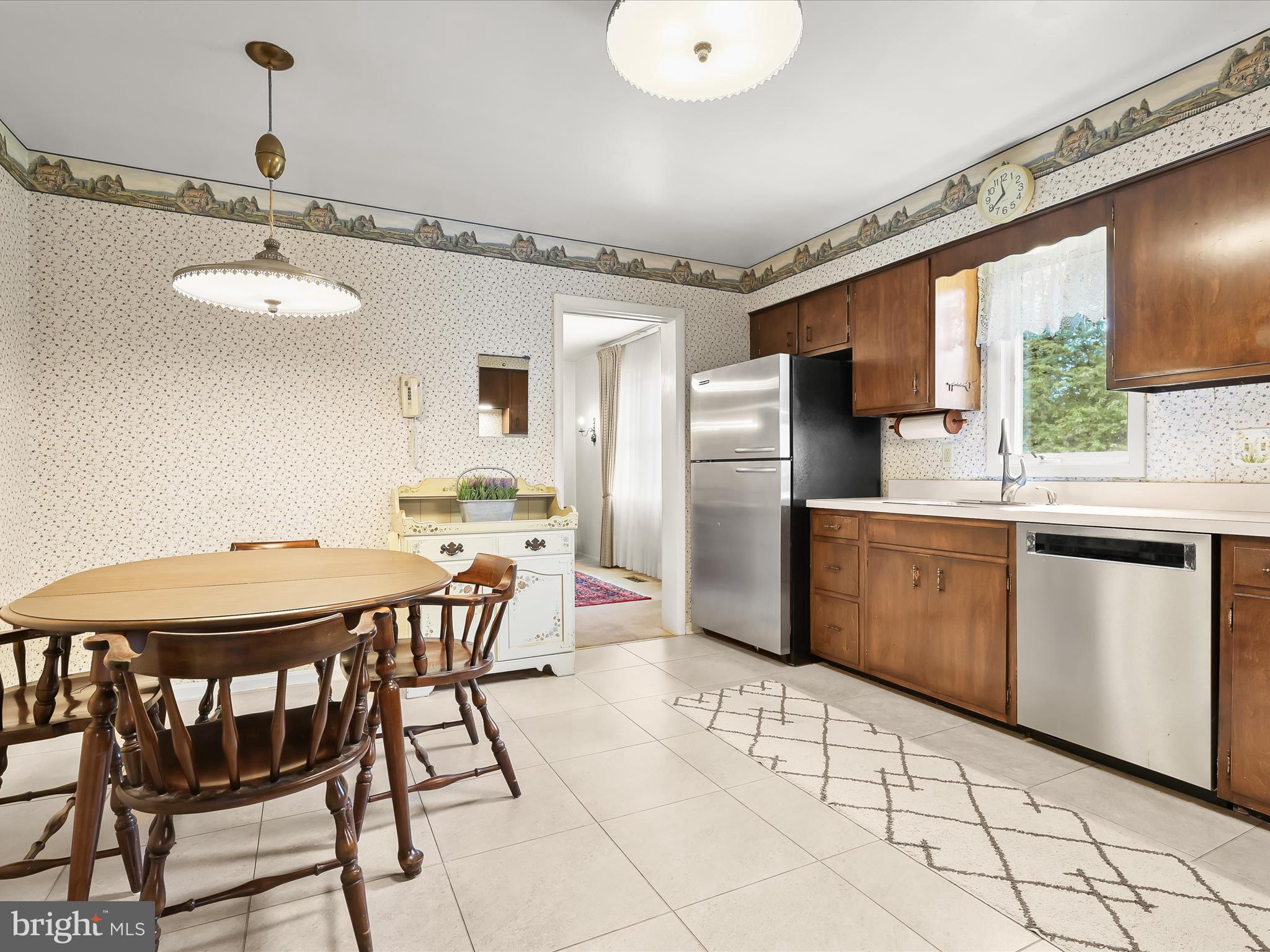 2100 Chantilla Road Baltimore, MD 21228 - Photo 15 of 48 Kitchen
