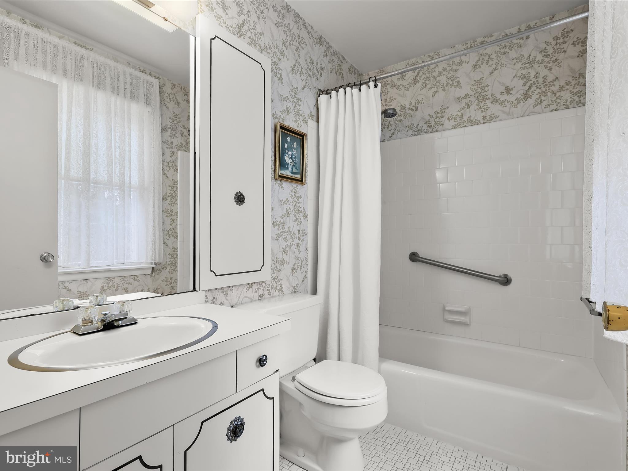 2100 Chantilla Road Baltimore, MD 21228 - Photo 29 of 48 Full Bath