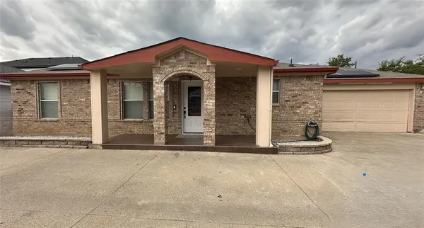 $2,000 | 13731 Biggs Street, Dallas, TX 75253