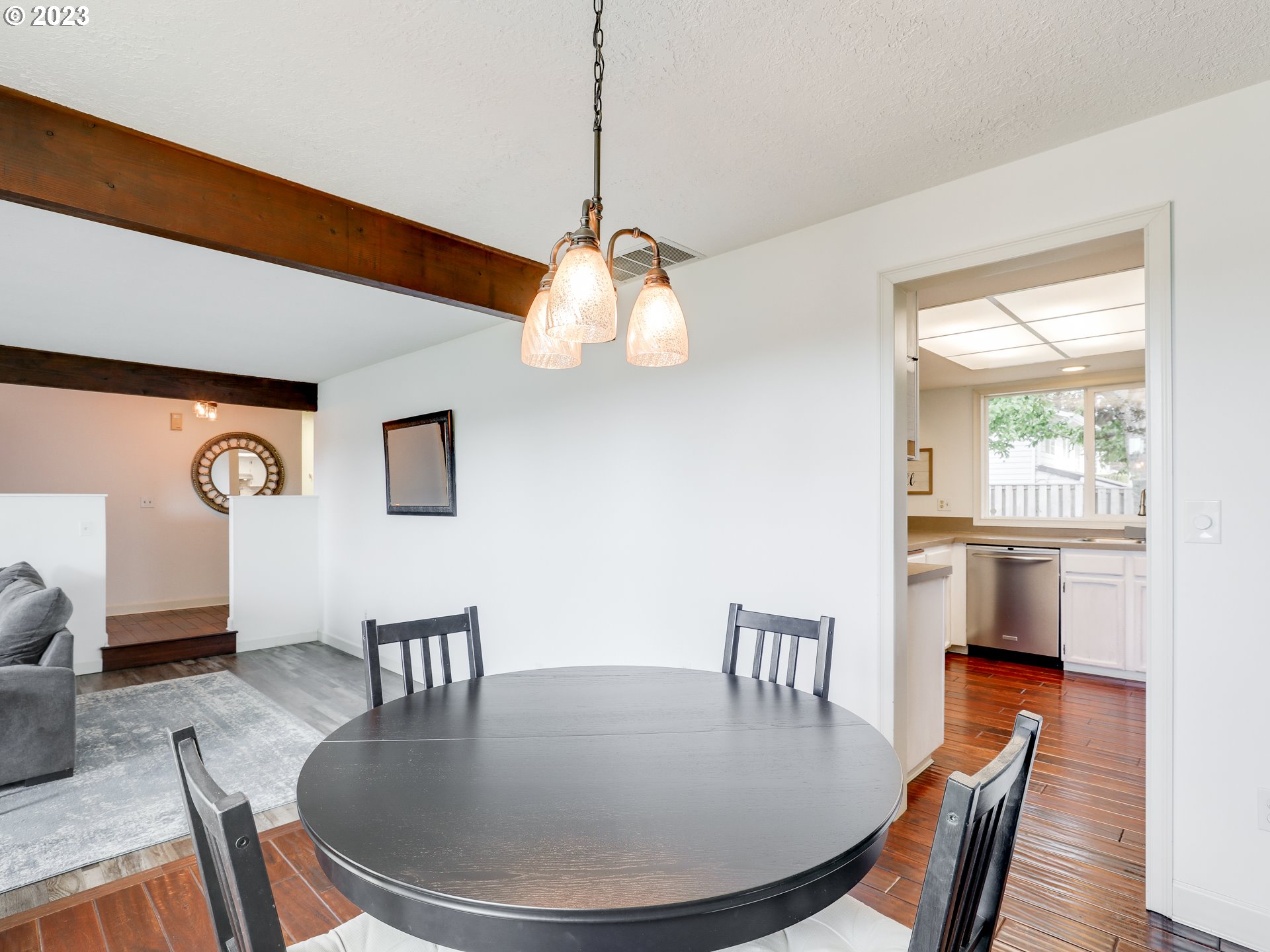4027 Southwest 5th Drive Gresham, OR 97030 - Photo 10 of 48 Gallery Image 10