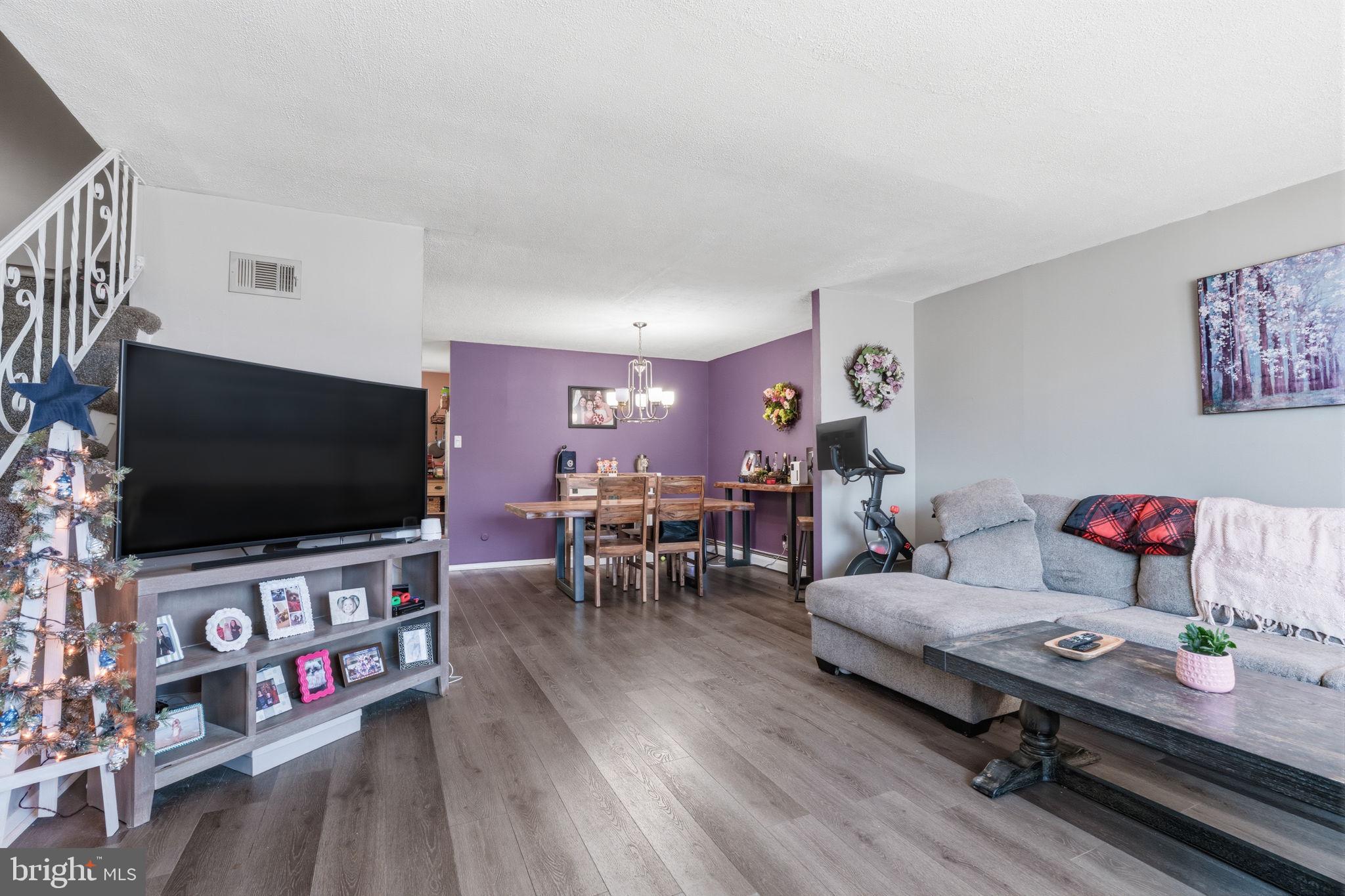 3804 Fairdale Road Philadelphia, PA 19154 - Photo 5 of 25 Gallery Image 5