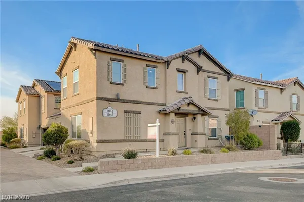 $2,425 | 1045 Spotted Saddle Street, Henderson, NV 89015