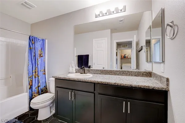 $2,425 | 1045 Spotted Saddle Street, Henderson, NV 89015