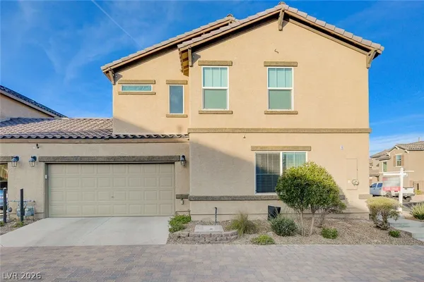 $2,425 | 1045 Spotted Saddle Street, Henderson, NV 89015