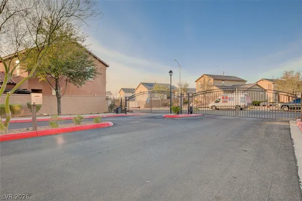 $2,425 | 1045 Spotted Saddle Street, Henderson, NV 89015
