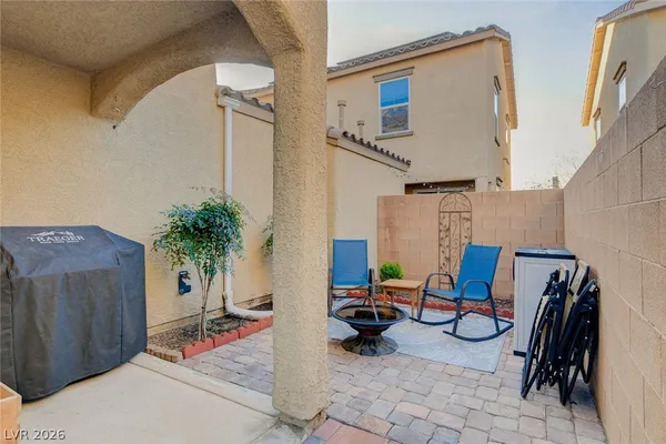 $2,425 | 1045 Spotted Saddle Street, Henderson, NV 89015
