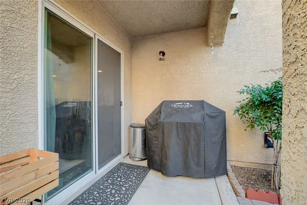 $2,425 | 1045 Spotted Saddle Street, Henderson, NV 89015