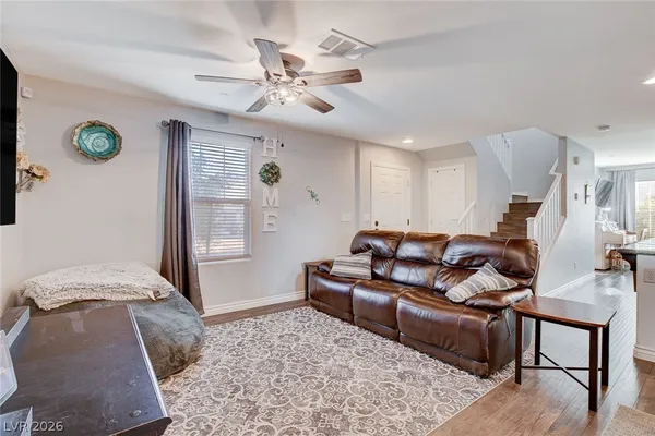 $2,425 | 1045 Spotted Saddle Street, Henderson, NV 89015