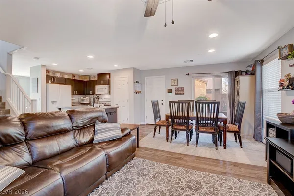$2,425 | 1045 Spotted Saddle Street, Henderson, NV 89015