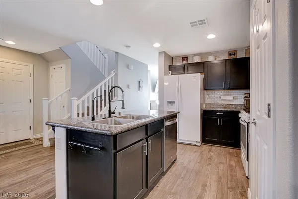 $2,425 | 1045 Spotted Saddle Street, Henderson, NV 89015