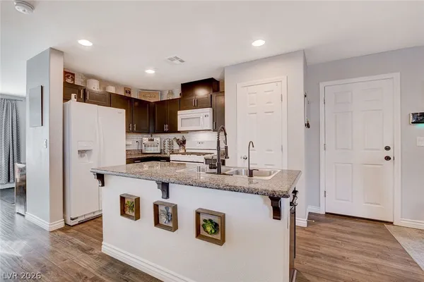 $2,425 | 1045 Spotted Saddle Street, Henderson, NV 89015