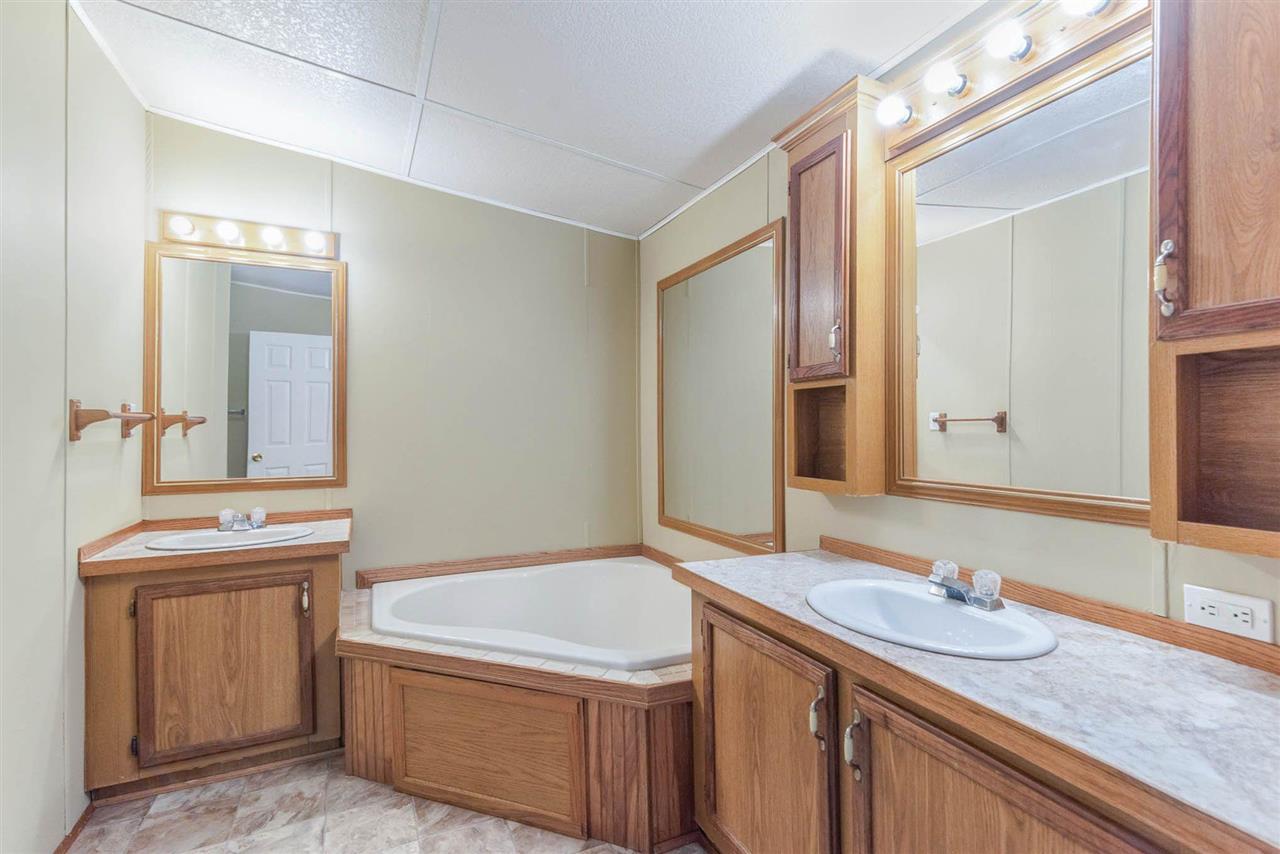 3484 East Pierson Road Flint, MI 48506 - Photo 12 of 20 Master Bathroom