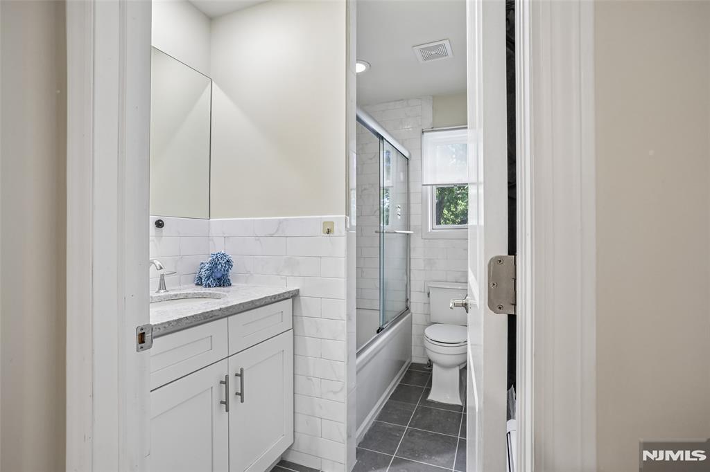 174 Fort Lee Road, Unit B Leonia, NJ 07605 - Photo 17 of 23