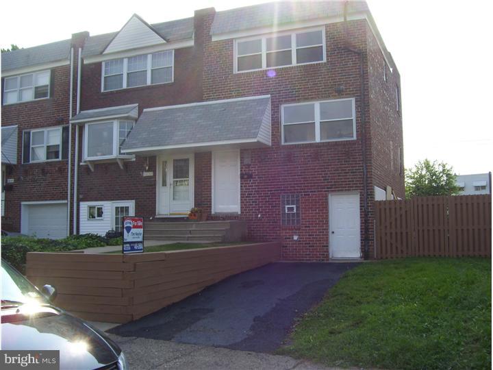 12129 Barbary Road Philadelphia, PA 19154 - Photo 1 of 16 Exterior Front