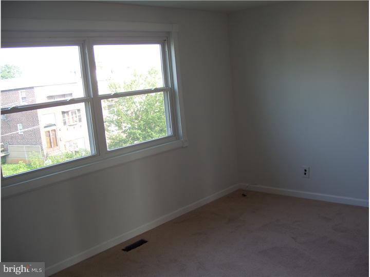 12129 Barbary Road Philadelphia, PA 19154 - Photo 9 of 16 Bedroom 3