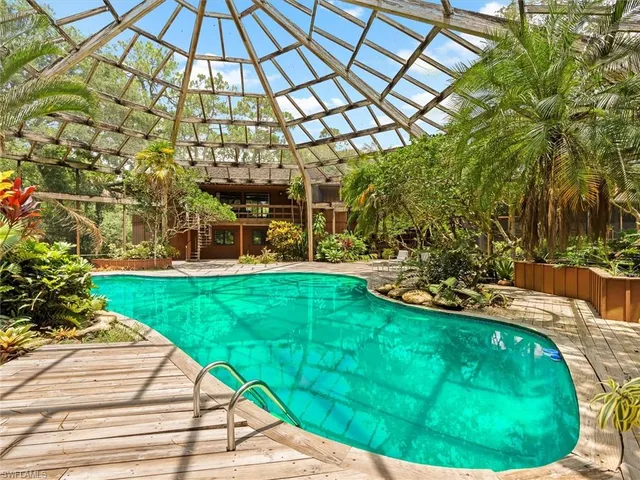 a view of a basketball court