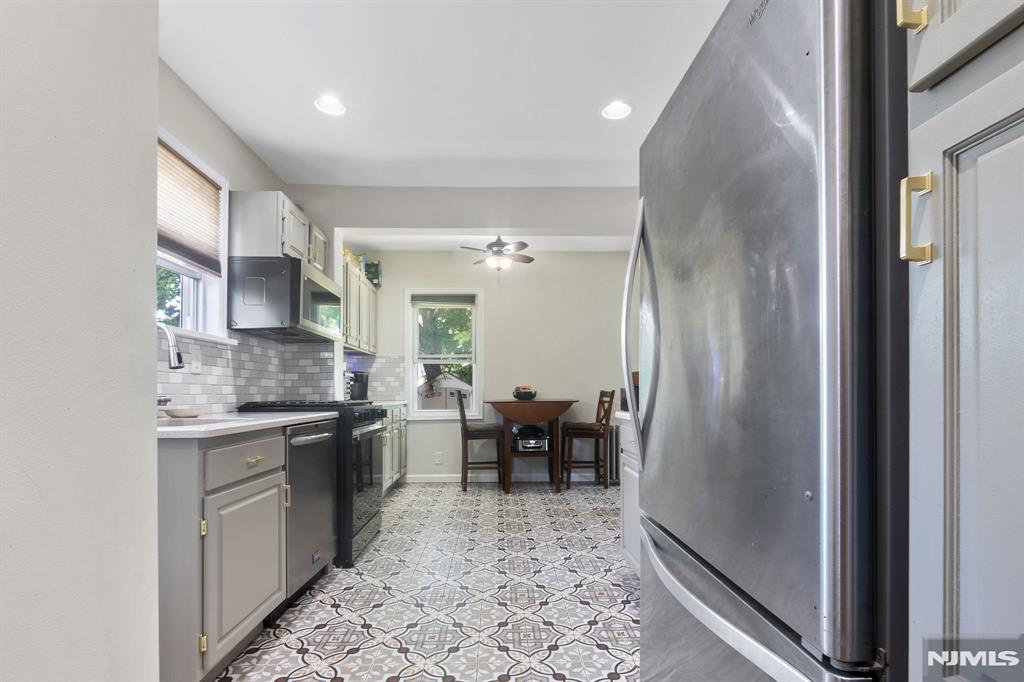330 Simons Avenue Hackensack, NJ 07601 - Photo 5 of 7