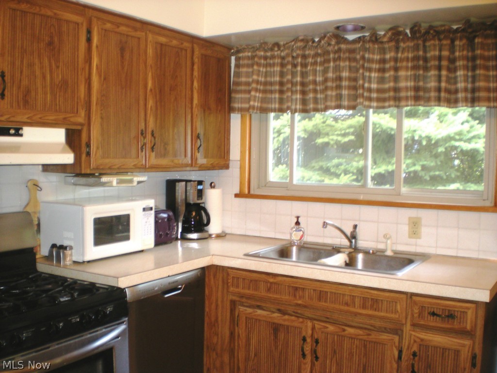 620 Dolton Road Akron, OH 44312 - Photo 4 of 23