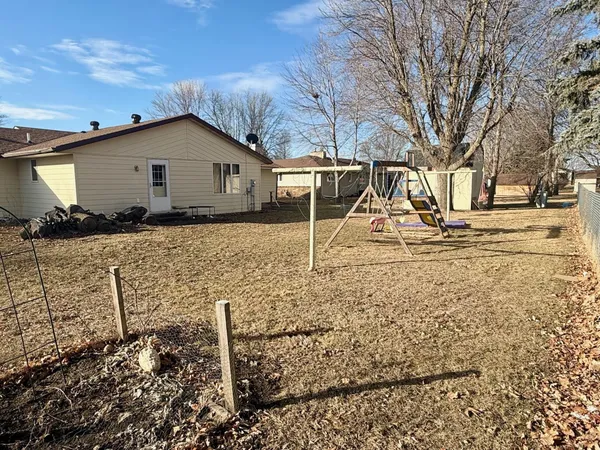 $415,000 | 1240 Maplewood Drive, Worthington, MN 56187